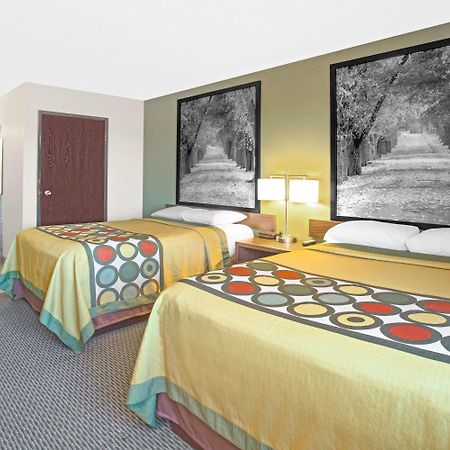 Super 8 By Wyndham Windsor/Madison North Hotel Luaran gambar