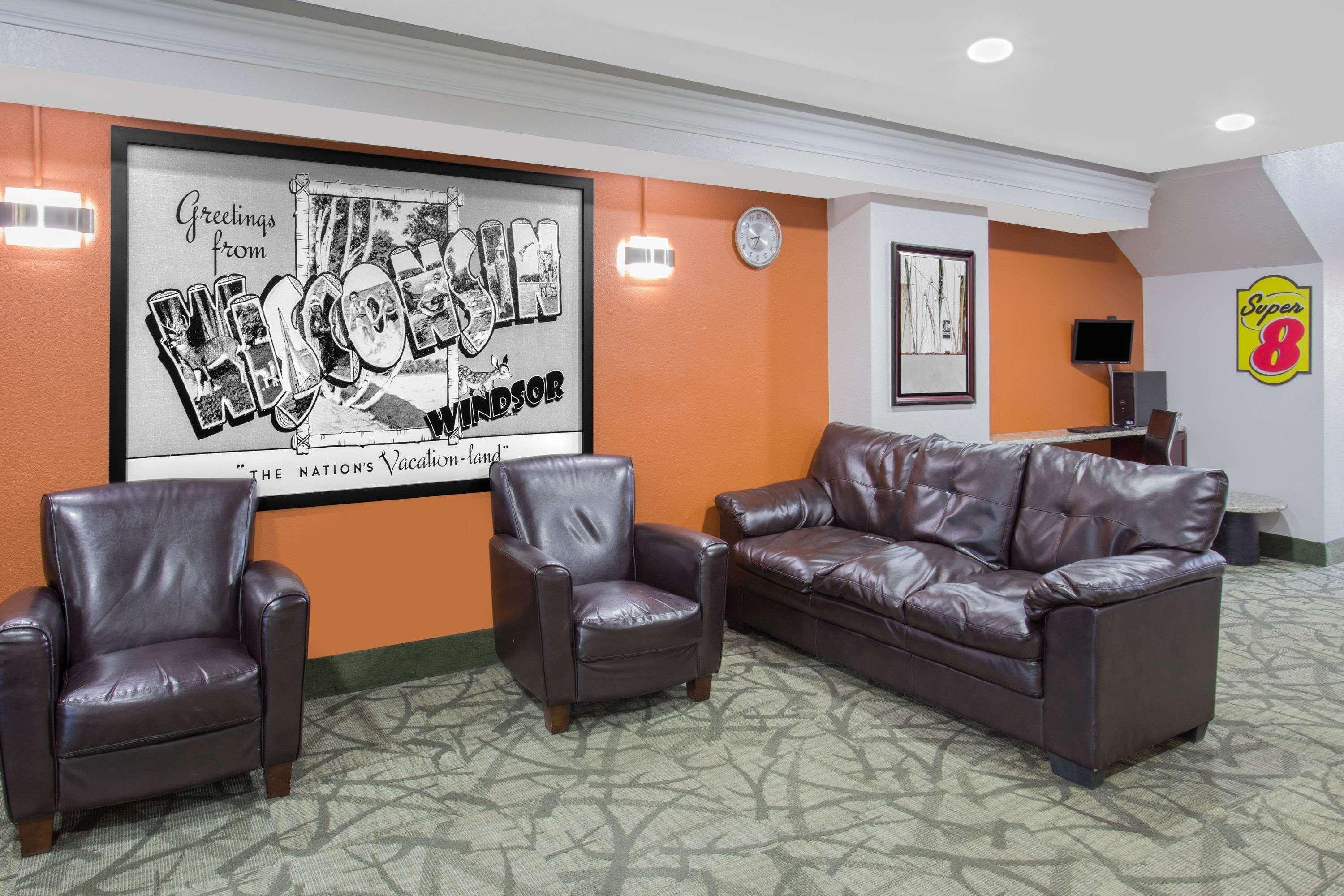 Super 8 By Wyndham Windsor/Madison North Hotel Luaran gambar
